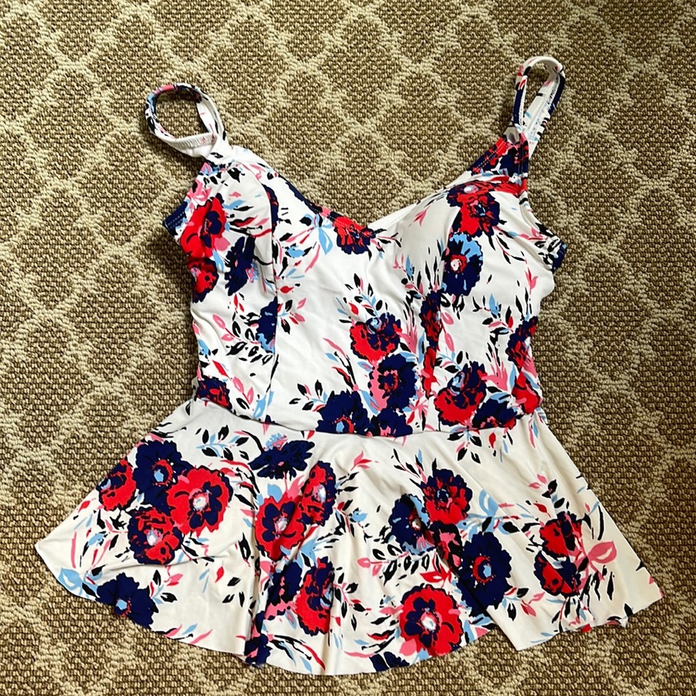 Super cute tankini bathing suit top - small